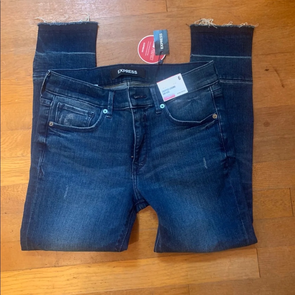 Brand new with tags cropped express jeans